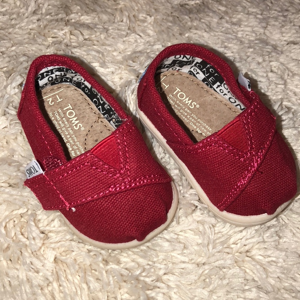 Baby red toms